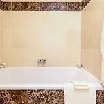 In For 6 Person شقة *