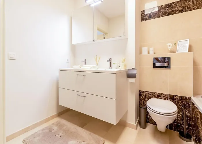 In For 6 Person Apartment