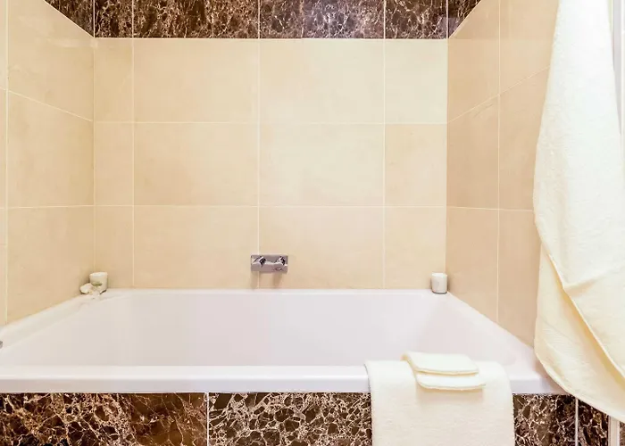 In For 6 Person Apartment *